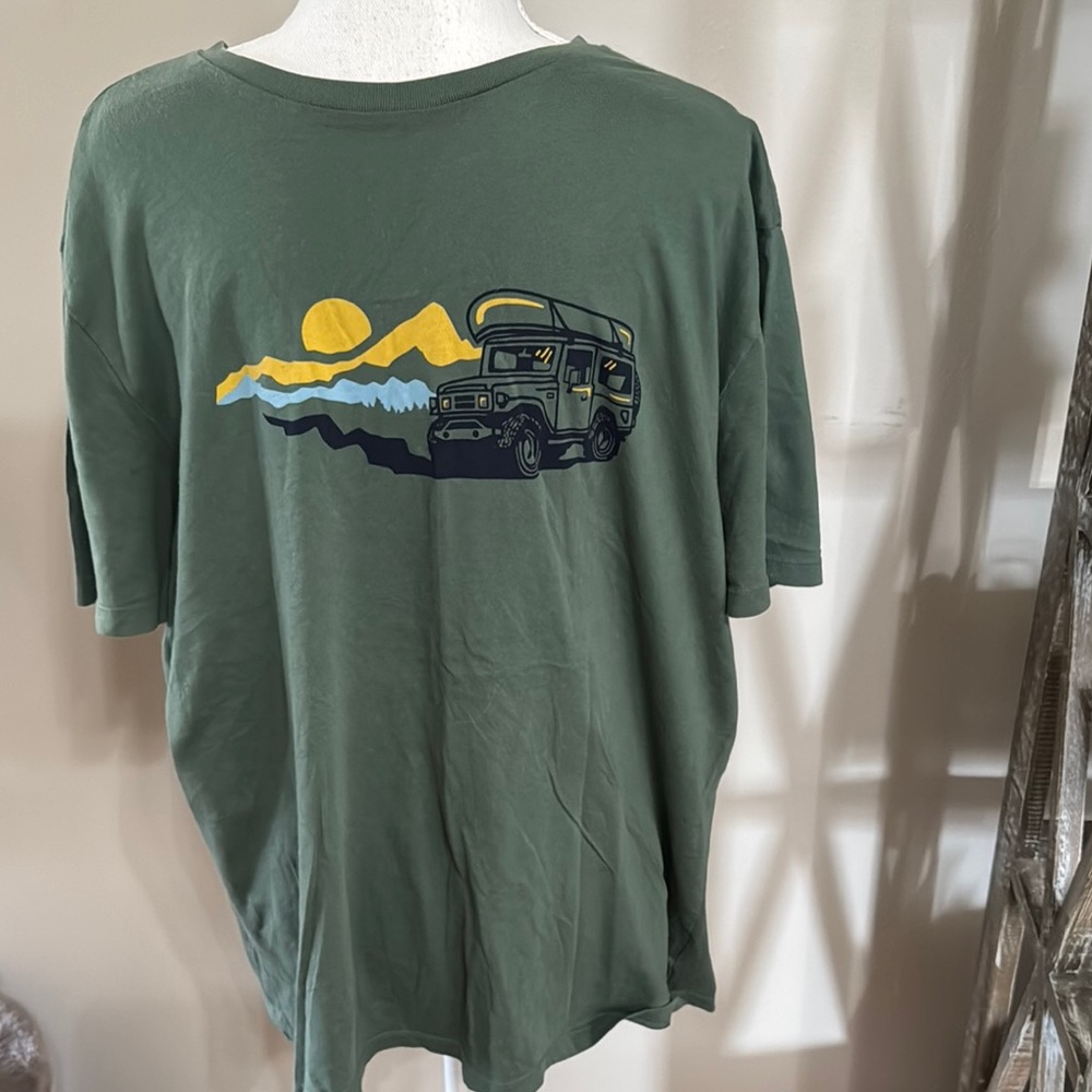 GAP Men’s Green Jeep TShirt - Large